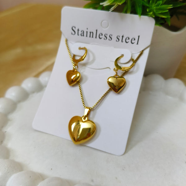 Golden Embrace Heart Jewelry Set