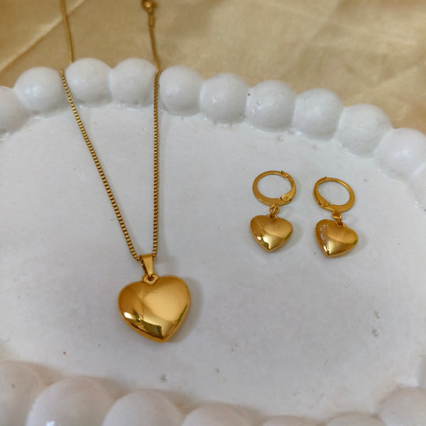Golden Embrace Heart Jewelry Set