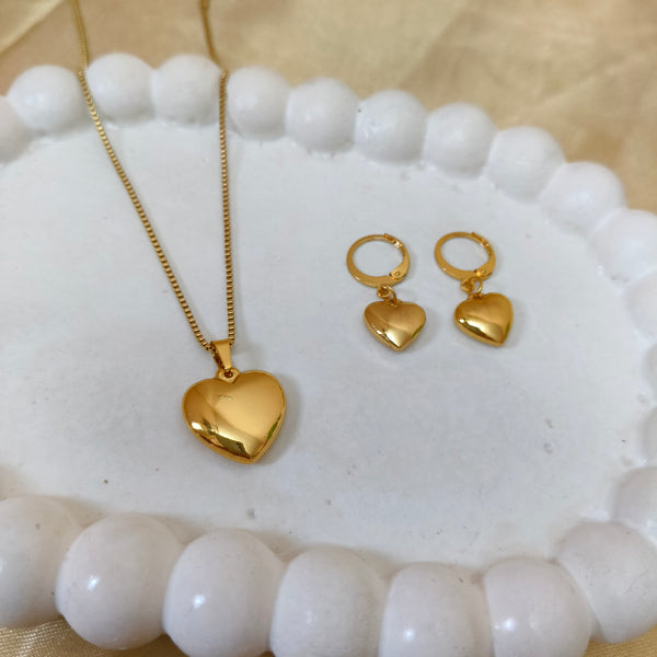 Golden Embrace Heart Jewelry Set