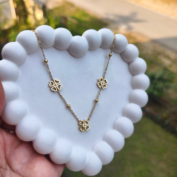 Four-Leaf Clover Minimal Pendant Necklace