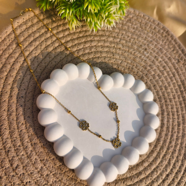 Four-Leaf Clover Minimal Pendant Necklace