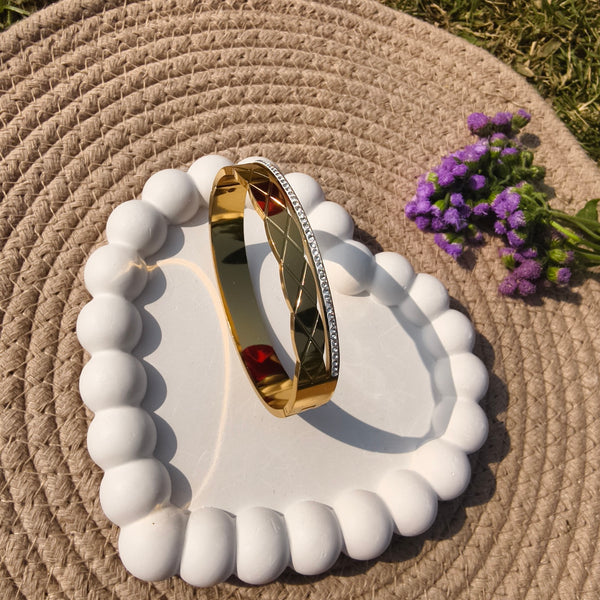 Diamond Pattern Gold Crystal Kada