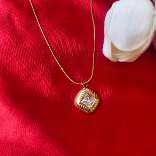 Regal Radiance Anti-Tarnish Crystal Pendant Chain