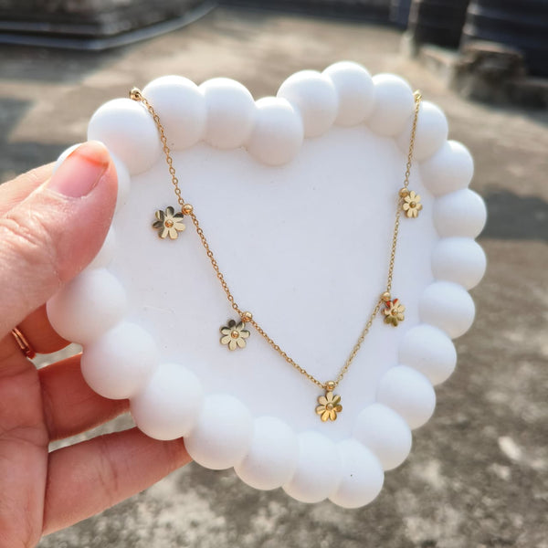 Daisy Floral Charm Necklace
