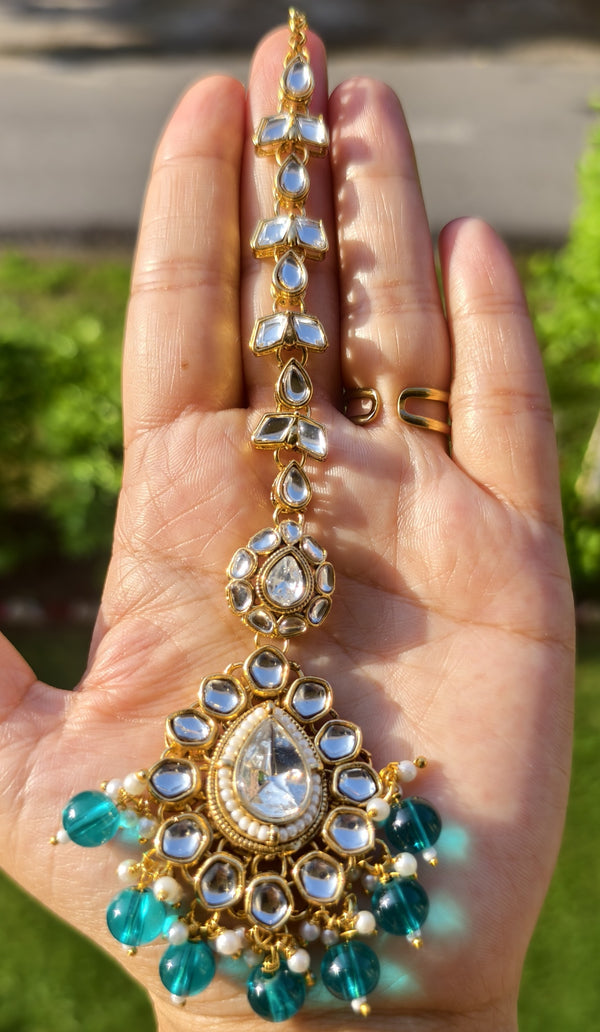 Emerald Aura Kundan Bridal Set