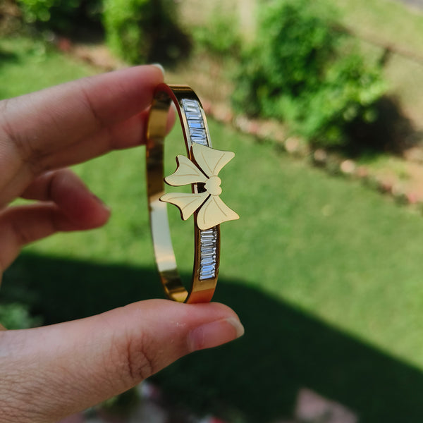 Golden Bow Charm Bracelet