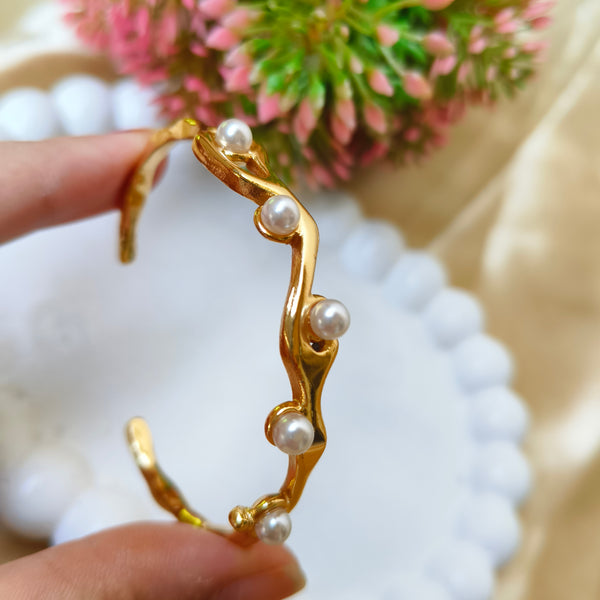 Golden Wave Pearl Cuff