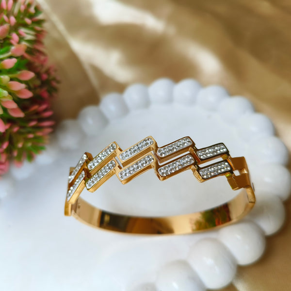 Aurora Zigzag Spark Bracelet