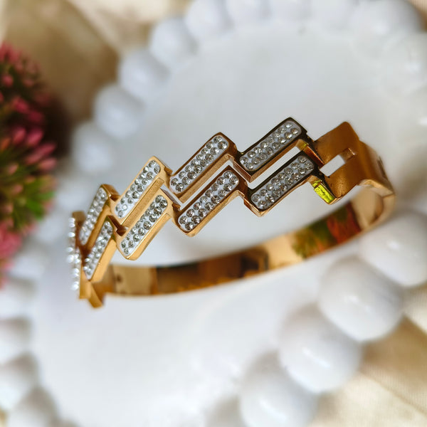 Aurora Zigzag Spark Bracelet