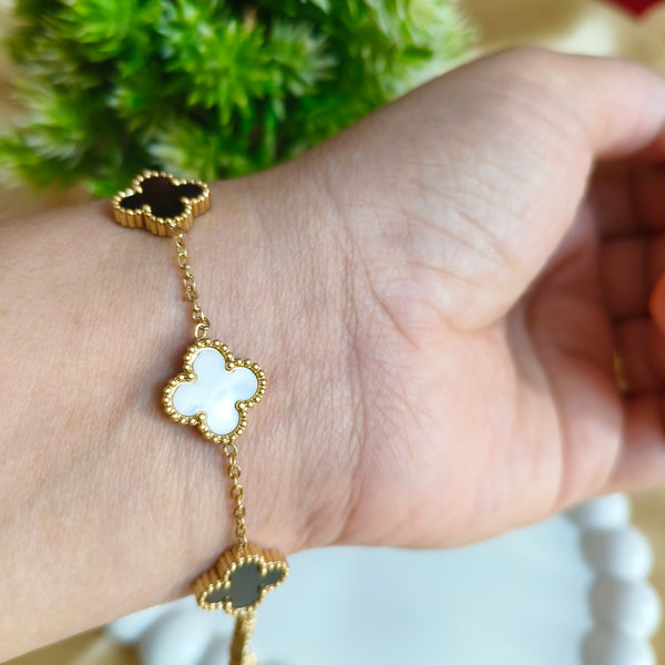 LuxeLuck Clover Link Bracelet
