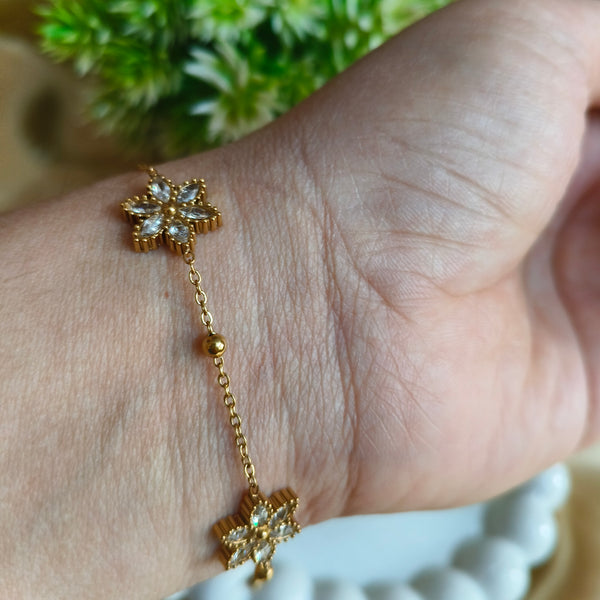 GlitzBloom Flower Bracelet
