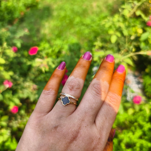 Midnight Clover Anti-Tarnish Gold Ring